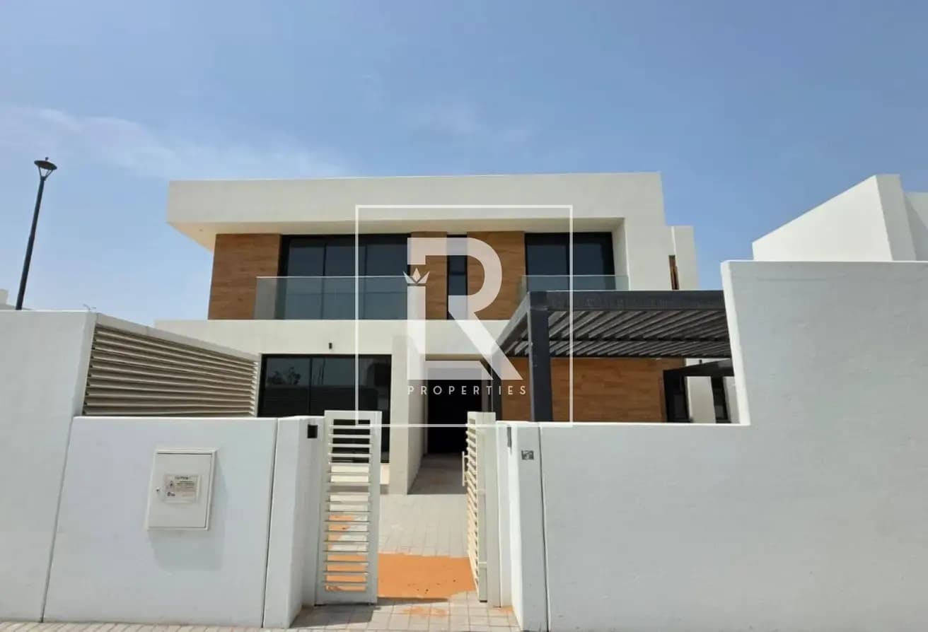 Single Row Corner | Luxurious Villa | Prime Area